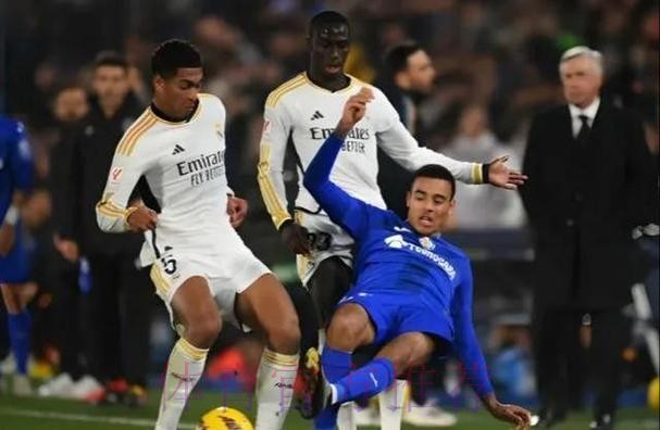 骂老乡-贝林厄姆在防守过后骂格林伍德为强奸犯